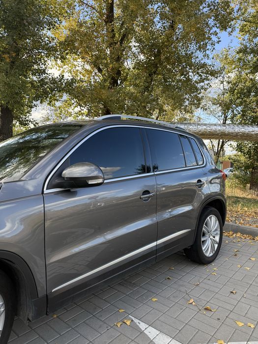 Продам на Volkswagen Tiguan  2016 год полная комплектация