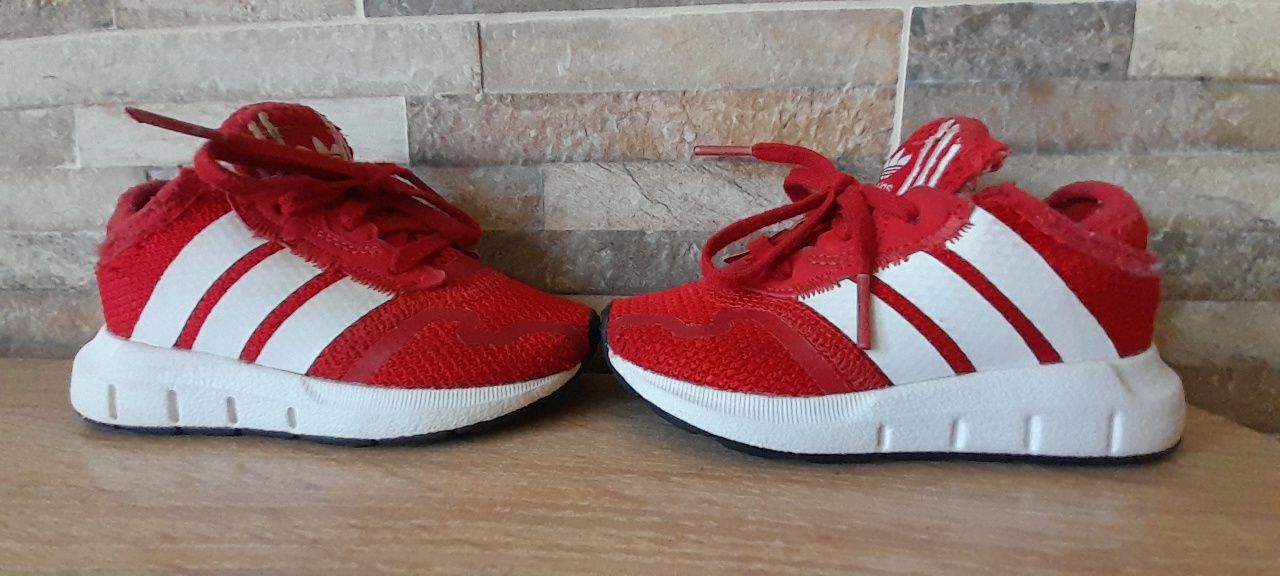 Adidasy czerwone rozmiar 23