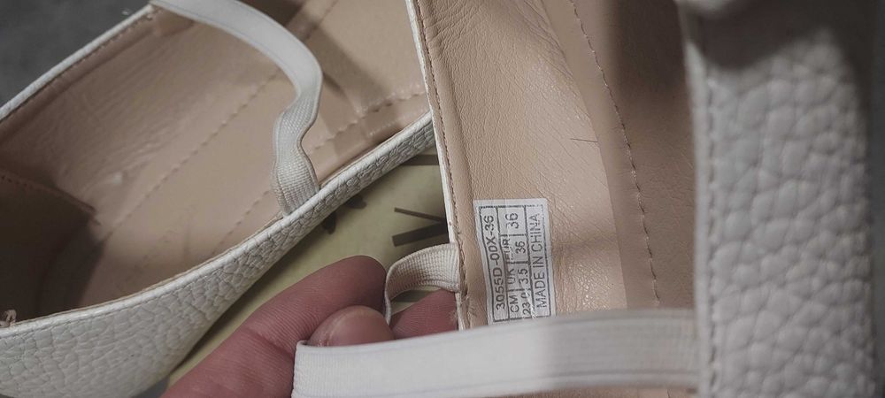 Buty białe baleriny