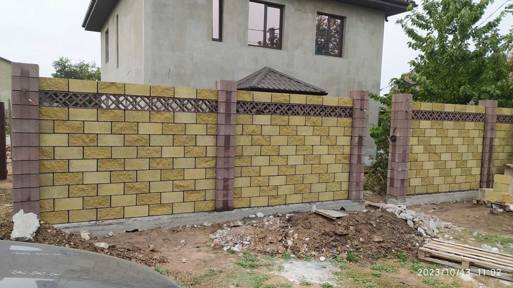 Шлакоблок, колотий блок, колони,  кришки, декор. Все для паркану.