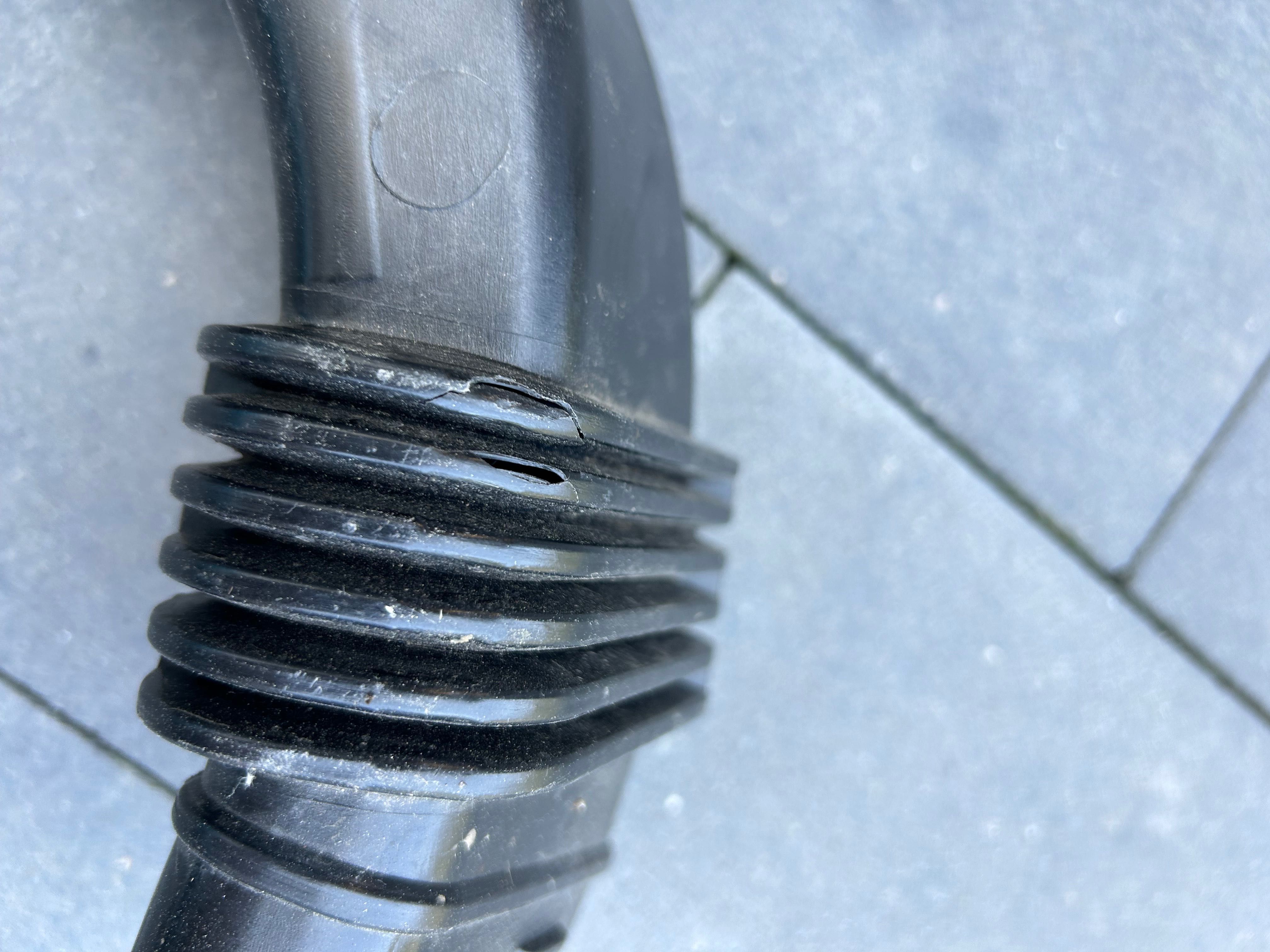 Dolot filtr powietrza FORD TRANSIT CUSTOM MK2 24r PZ31-9A675-AE