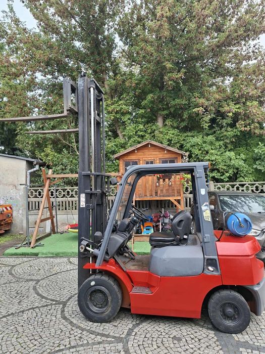 Toyota 7FG25 
Rok produkcji 2005
Udźwig 2500 kg
Posiada dokumentację u