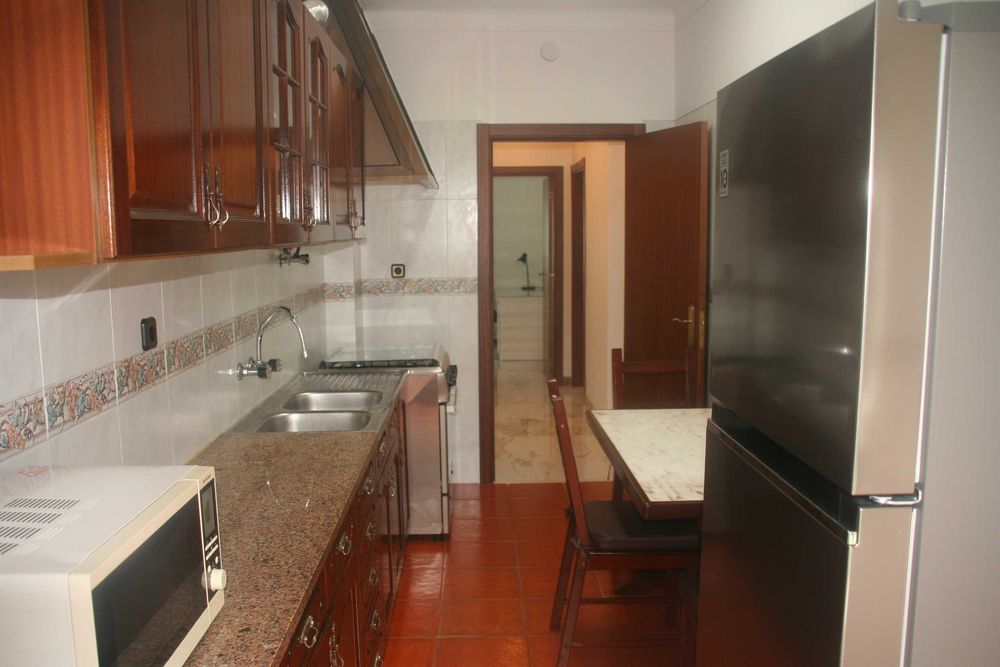 Aluguer de quarto a estudante ou professor