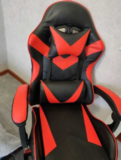 крісло геймерське ігрове для геймерів з підставкою для ніг