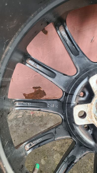 Продам 4 диска Aluett. R17, 5x112, 7.5J з зимовою резиною 225/50 R17.