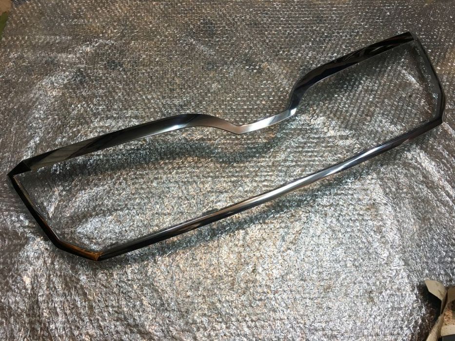 LISTWA GRILLA SKODA SUPERB II 3T0853607B