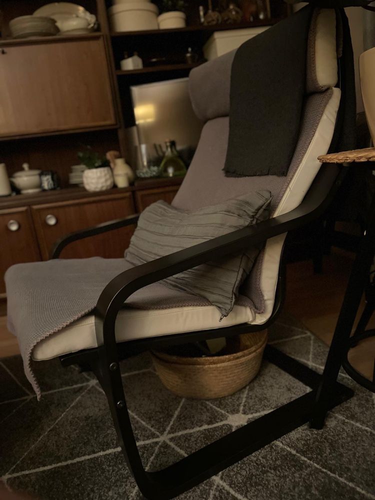 Fotel Ikea z podnozkiem