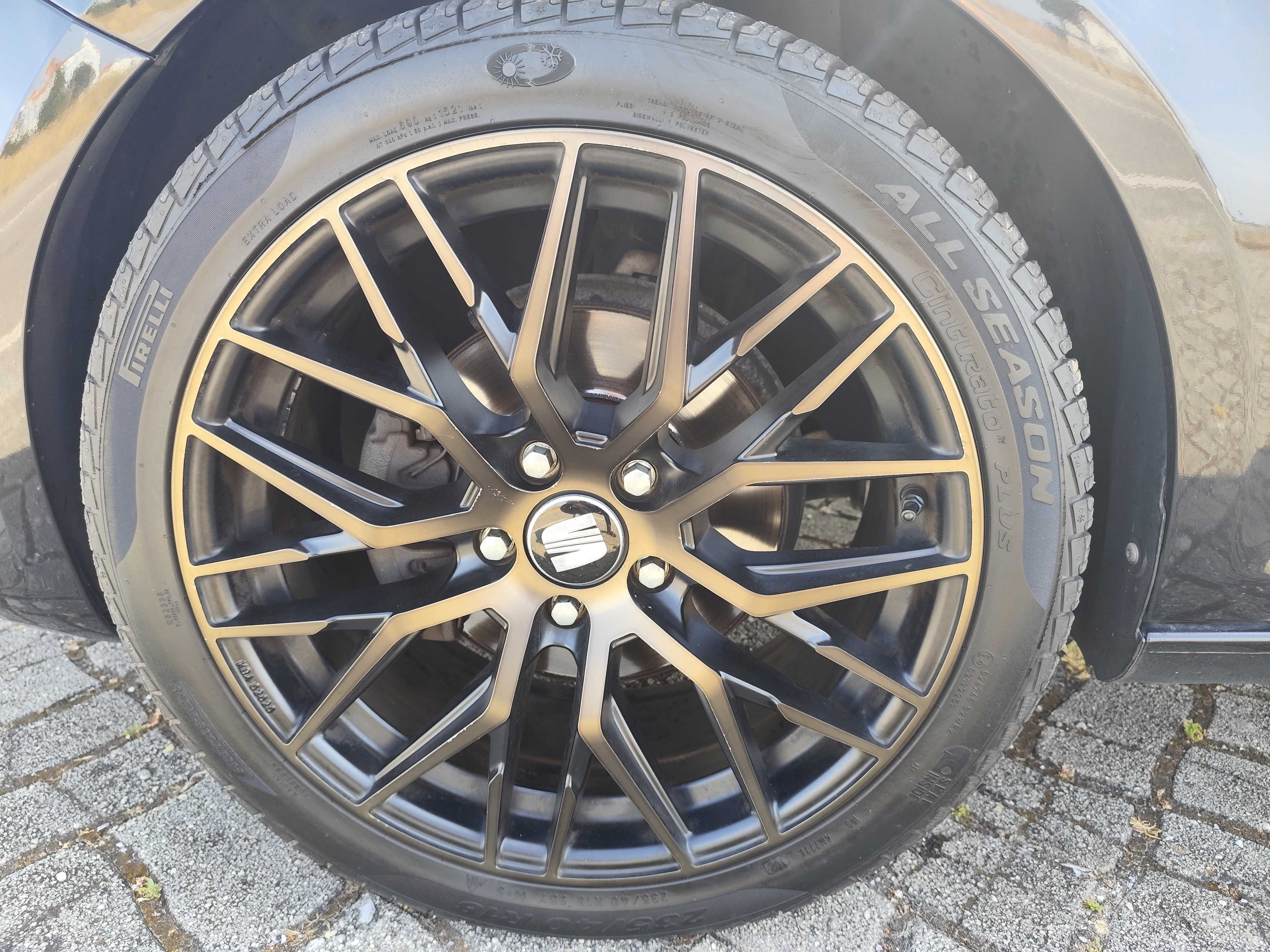Único no País ( versão e motorização)