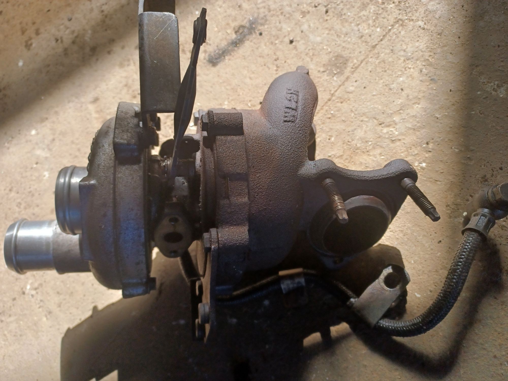 Sprzedam do Forda Focusa turbine silnika 1.8tdci 115km