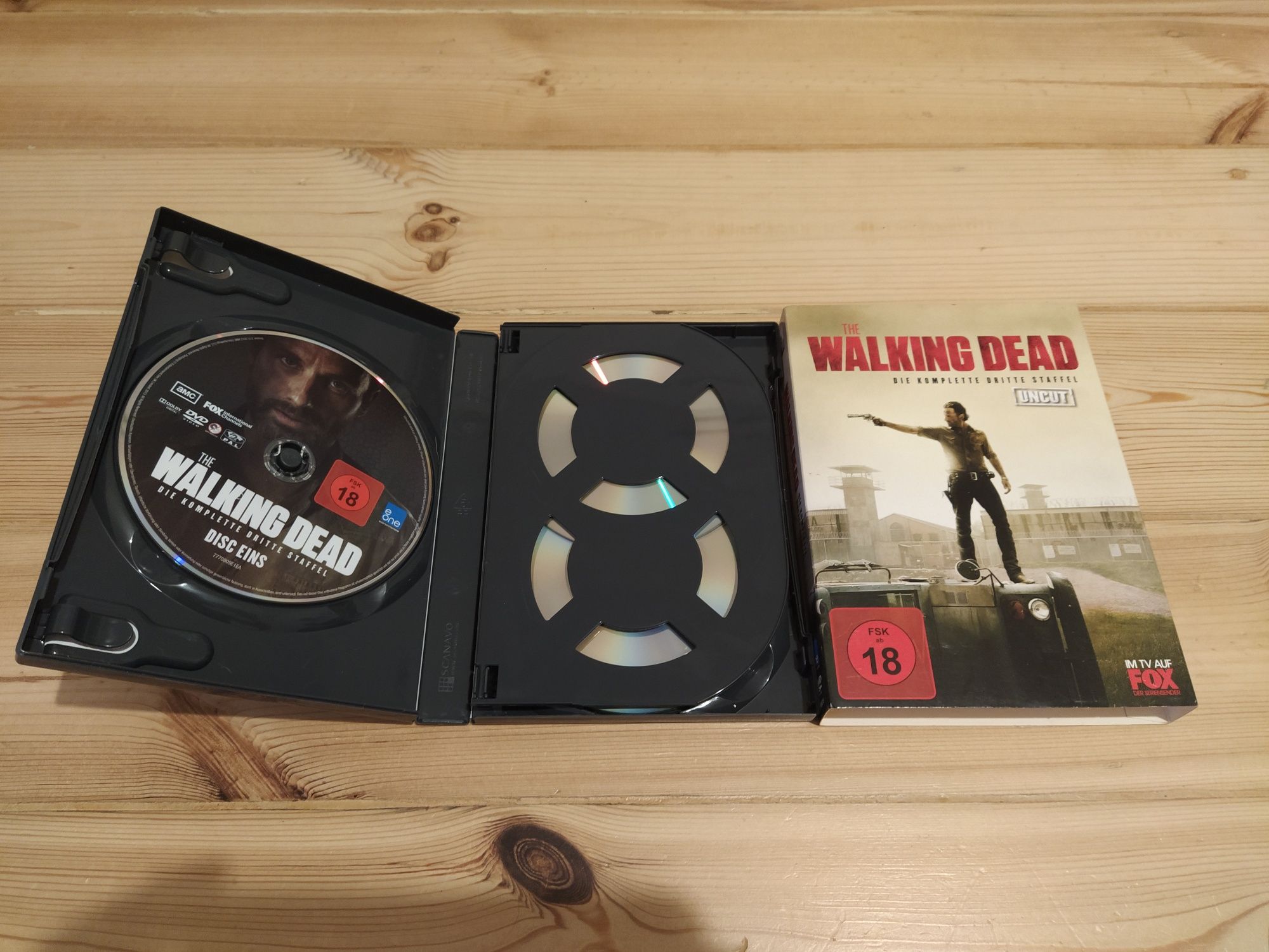 Cztery sezony dvd The Walking Dead języki niemiecki i angielski