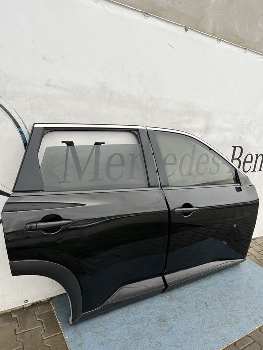 Двері дверка дверь чорні t33 rogue рог x trail 20-25р запчастини