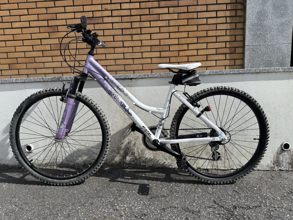 Bicicleta de senhora c/suspensao (Shimano)