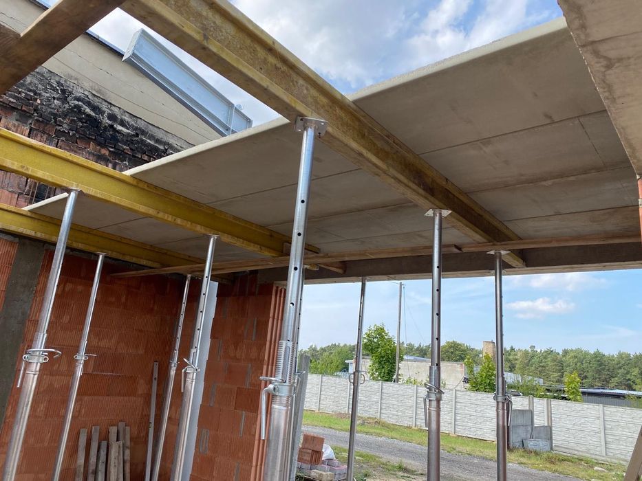 Budowanie domów, murowanie, ławy fundamentowe, stan surowy po dach