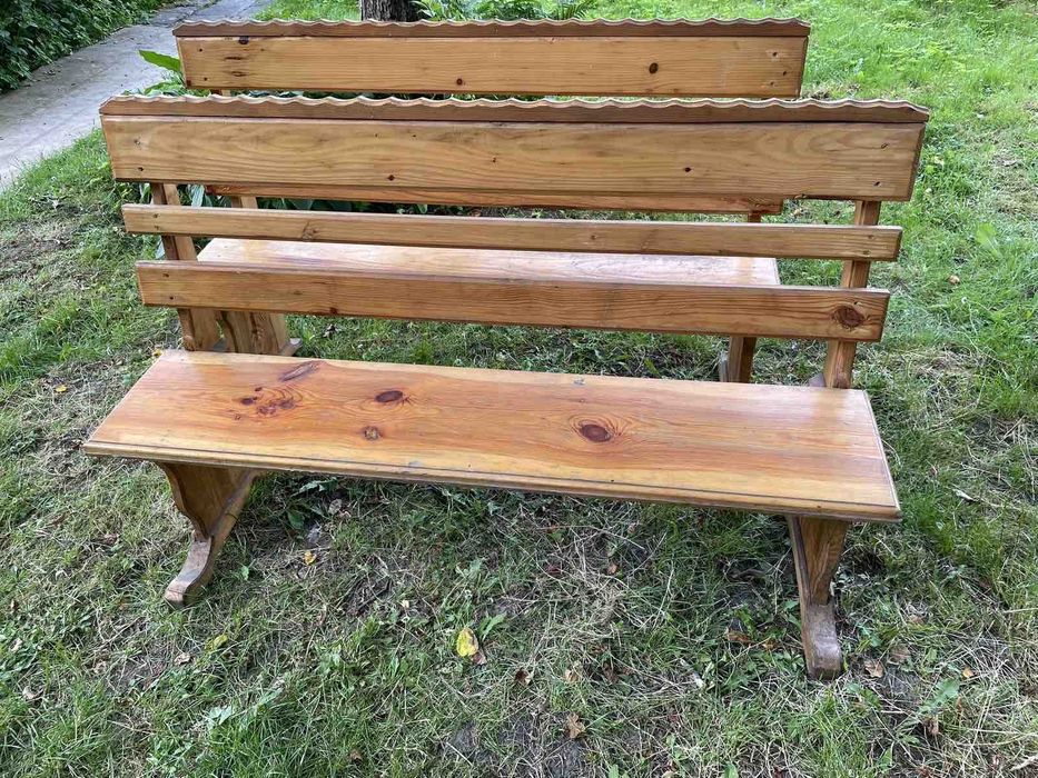 Крісла та лавки дерев'яні