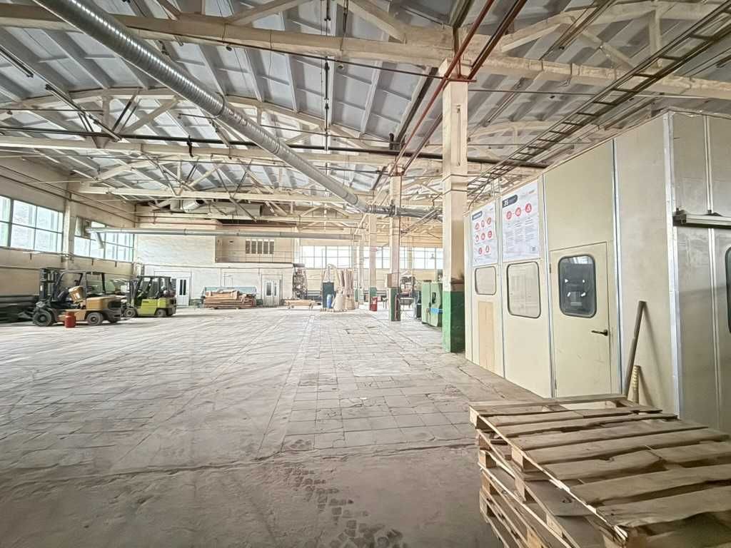 Продаж виробничо-складського комплесу м.Надвірна, площа 10900 м.кв.