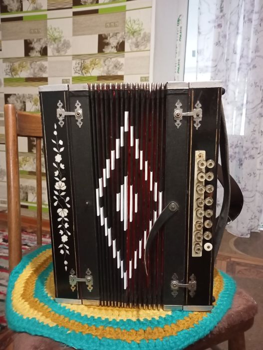 Продам срочно гармошка гармонь