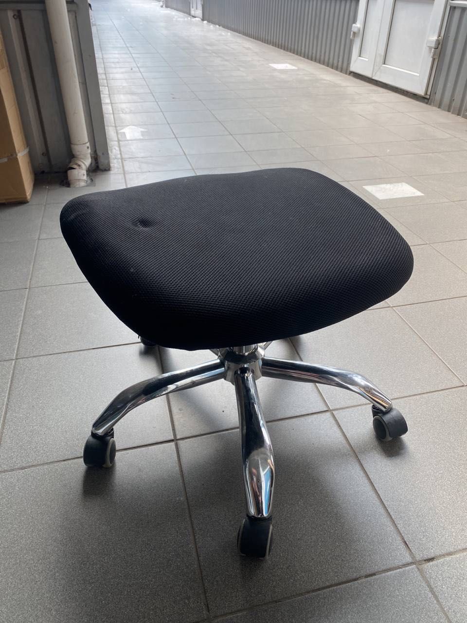 РАСПРОДАЖА офисные кресла стулья стільці крісла