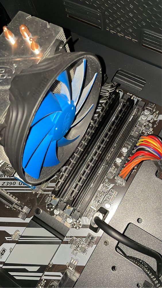 gigabyte z390ud lga 1151 + i5-8600 + 16gb ddr4