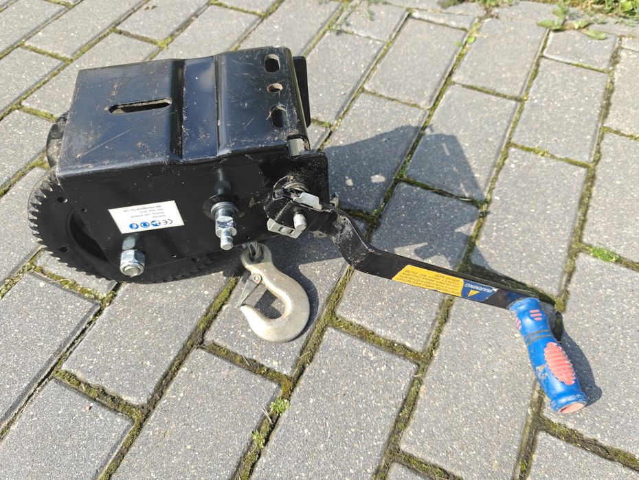 WCIĄGARKA linowa ręczna 2500LB/1100KG 2 BIEGI