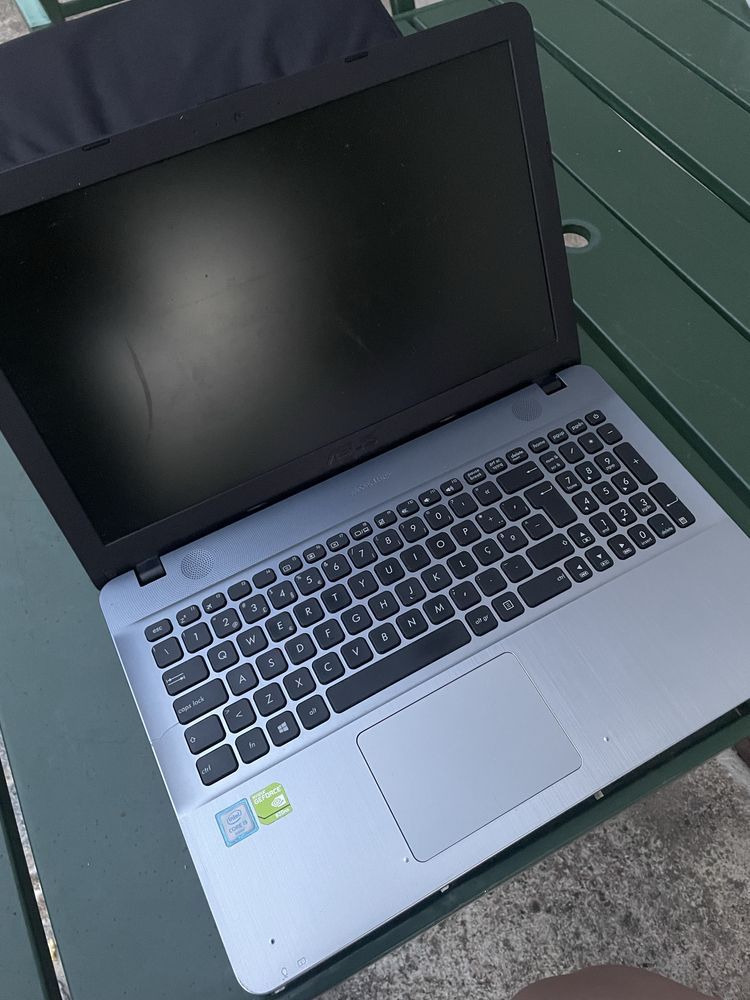 Computador portatil asus