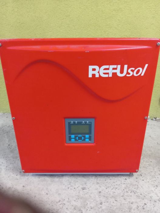 Мережевий інвертор напруги