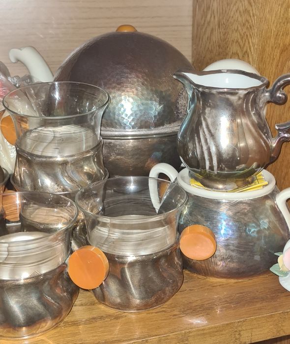 Komplet szklanek dzbanek w srebrzonych uchwytach lata 50: Ince belli