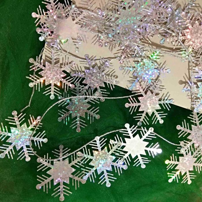 Новорічна ялинкова прикраса / Гірлянди Сніжинки Дощик