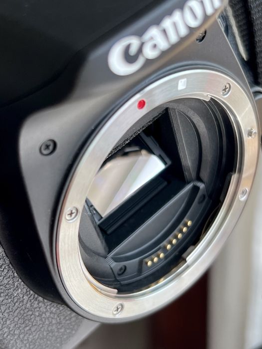 Фотоапарат Canon 650d