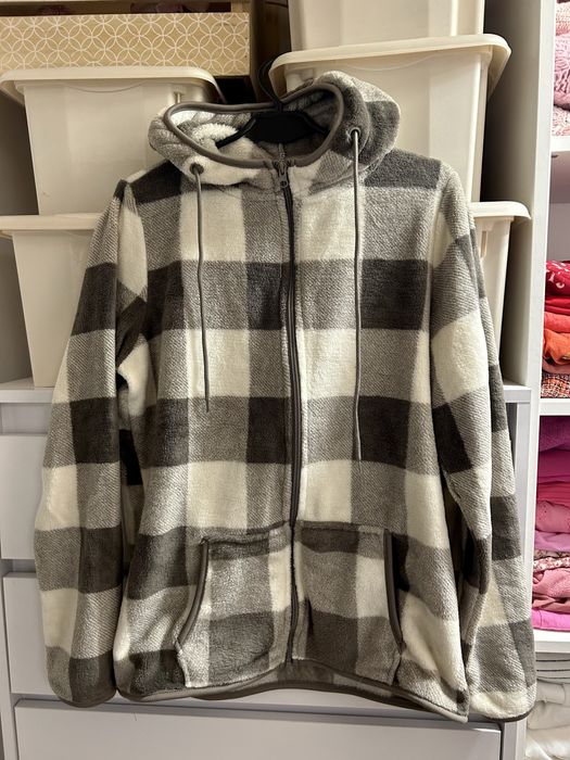 Ciepła damska bluza z kapturem