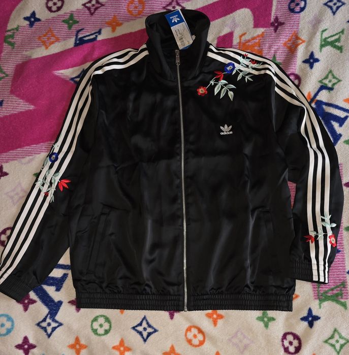 Вітровка жіноча adidas