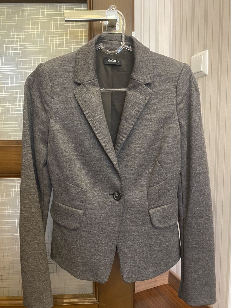 Піджаки і блузки 34-36 розмір