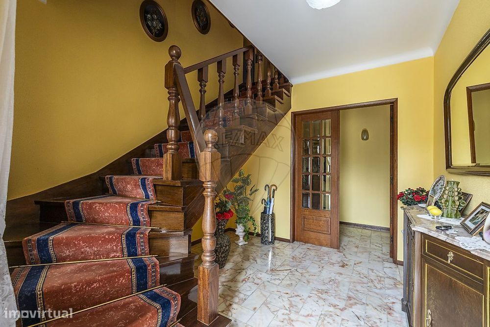 Moradia T4 para venda