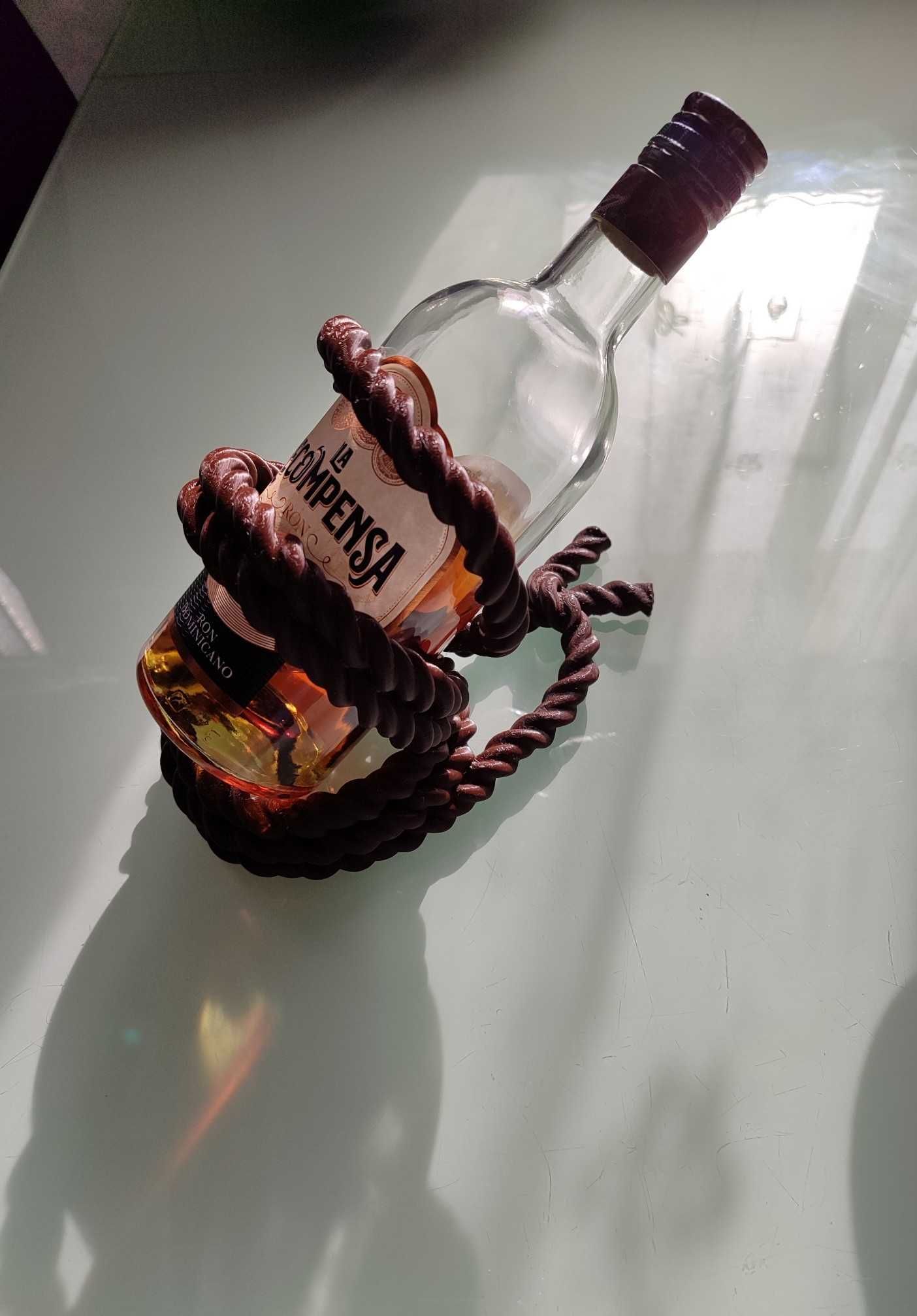 Suporte Decorativo para Garrafa – Estilo Corda Mágica