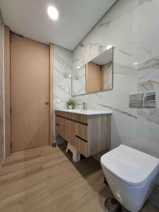 Vende se moradia V3 com 2 suites