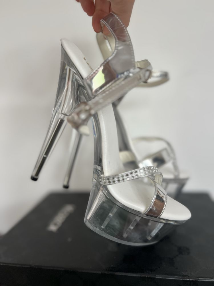 Bardzo wysokie platformy szpilki 37 przezroczyste 16 cm dance