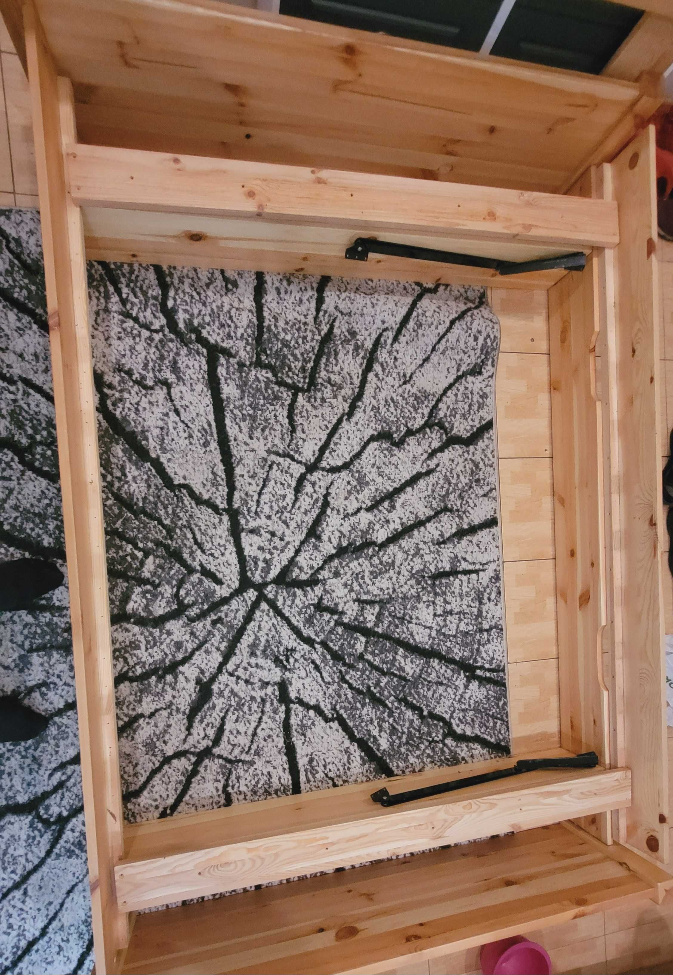 Łóżko sypialniane drewniane z pojemnikiem na pościel 140x 200. Materac