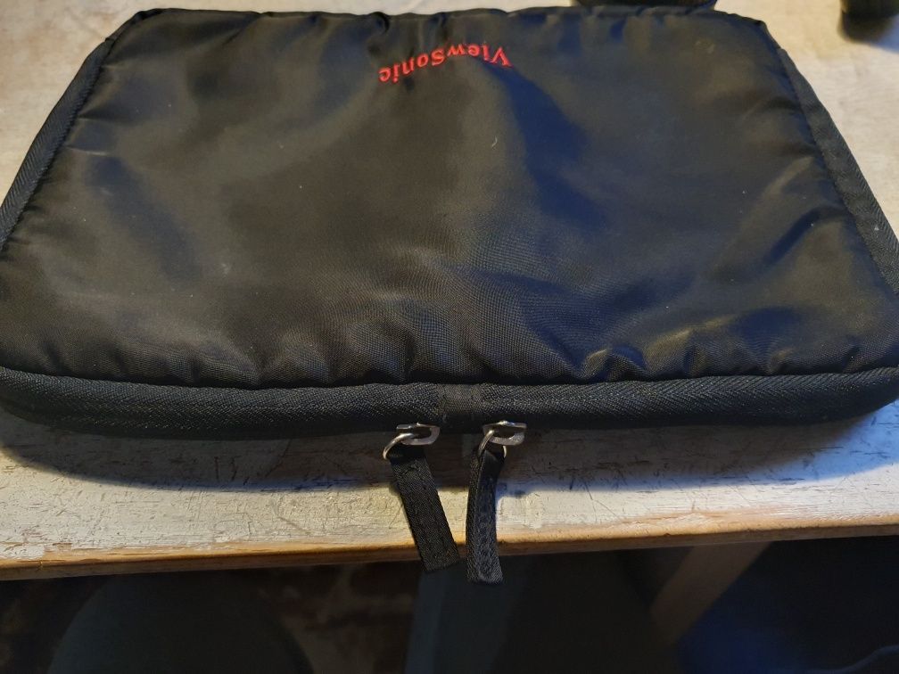 Etui opakowanie futerał rzutnik ViewSonic 2 przegrody