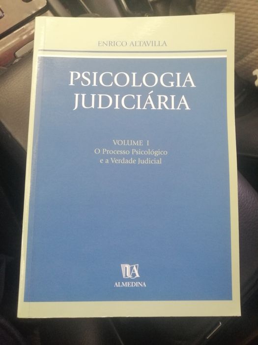 Vendo 2 livros " Psicologia Judiciária"