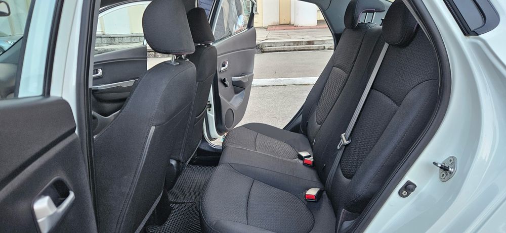 Kia Rio 2012 року