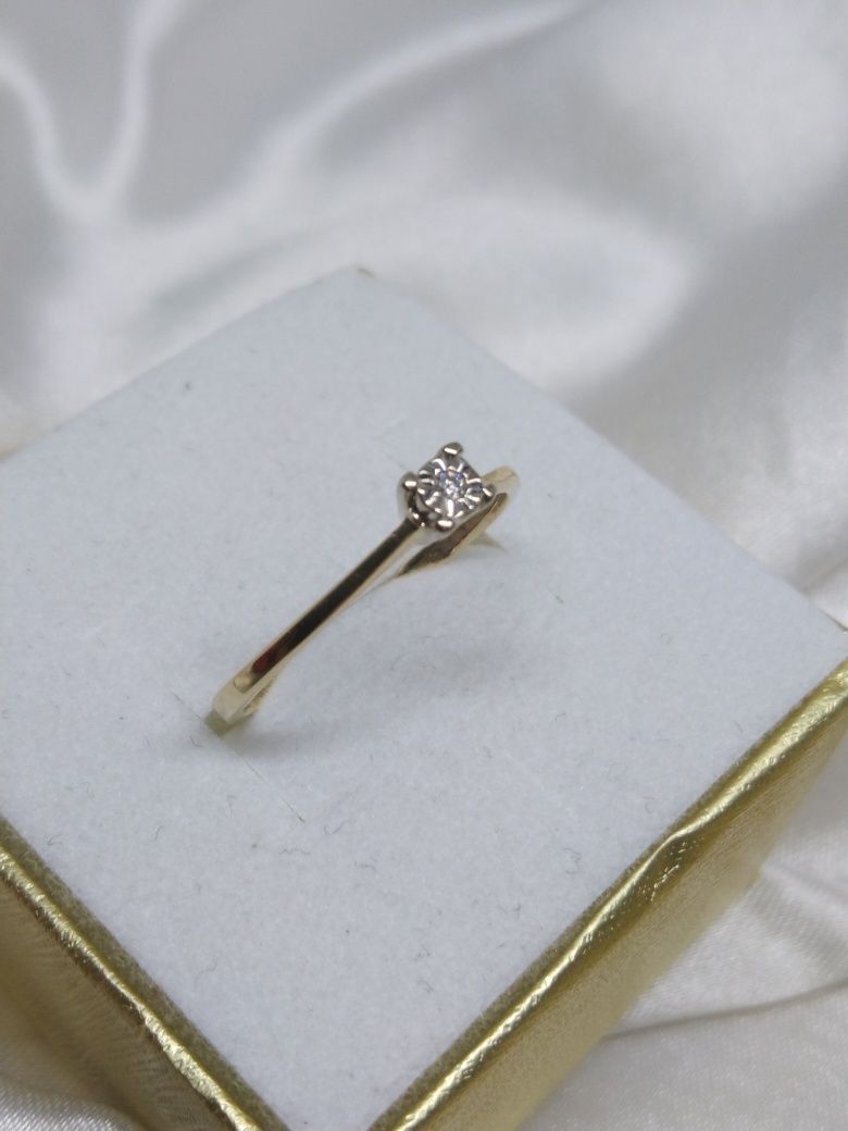 Złoty pierścionek z brylantem zaręczynowy, złoto 585, R13
