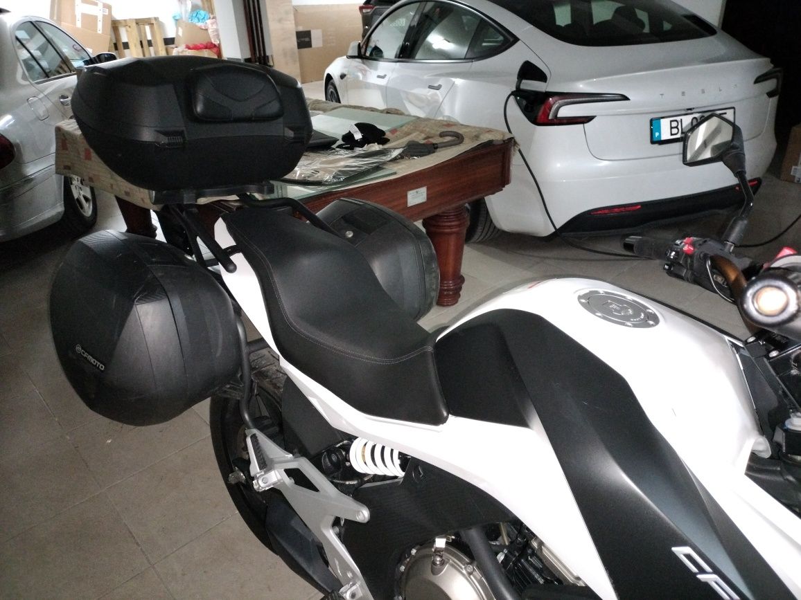 Vendo CFMOTO 650MT impecável.