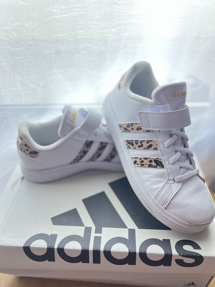 Tenis adidas menina