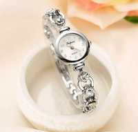 Srebrny zegarek z cyrkoniami