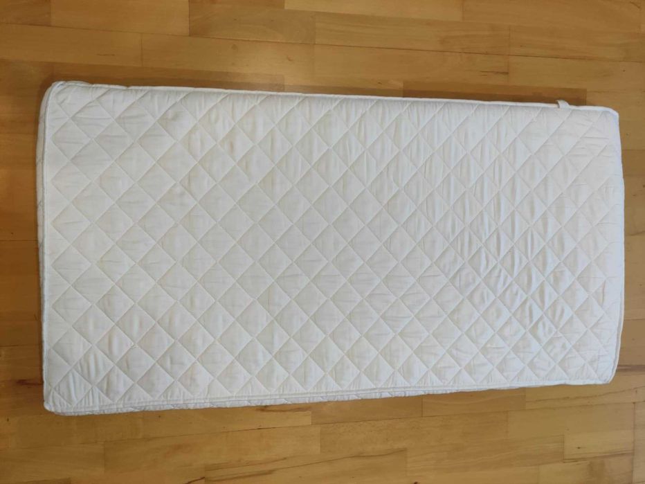 Materac 120 x 60 + pokrowiec + ochraniacz / stan bardzo dobry