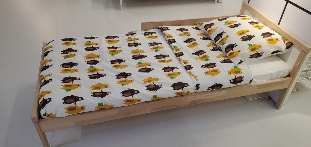 Ikea SNIGLAR łóżeczko dla dziecka 70x160cm
Rama łóżka z dnem z listew,