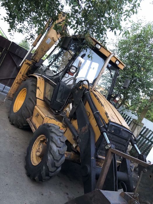 Надаємо послуги екскаватора-навантажувача Caterpillar 438c