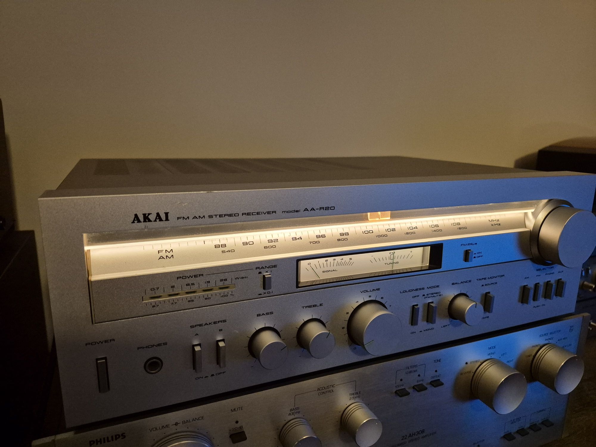 Amplituner vintage Akai AA-R20