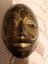 Maska z litego mosiądzu,indyjska -dekoracja ścienna.