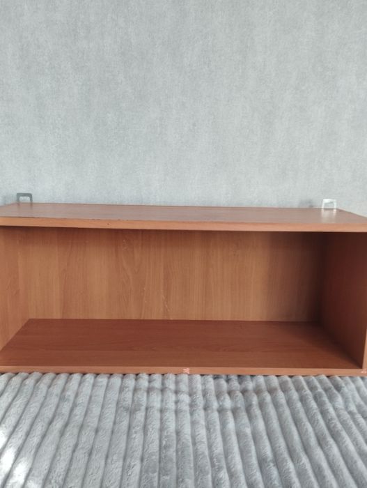 Поличка для книг