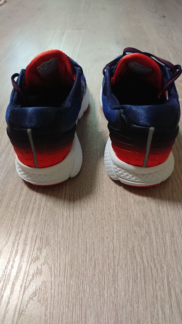 Бігові кросівки Saucony Zealot 3